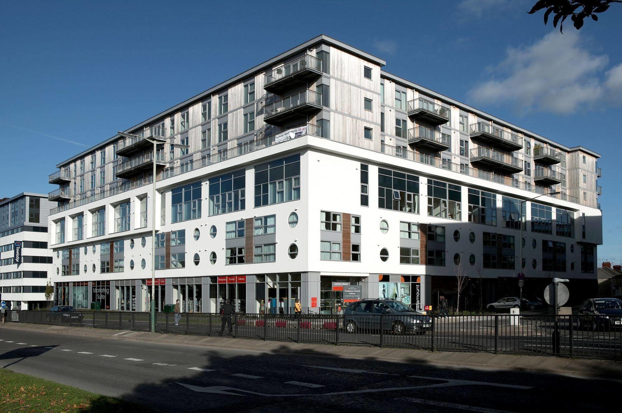 The Paramount, Swindon Exterior photo